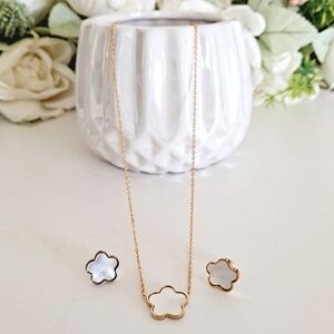 Gold Necklace earrings set white flower stainless steel Minimalist 💖2/$30